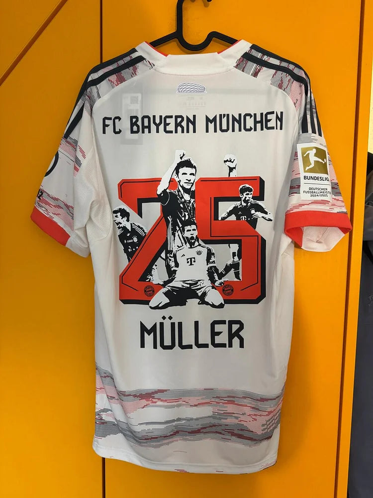 Müller 25/26 Bayern Away Kit Football Shirt